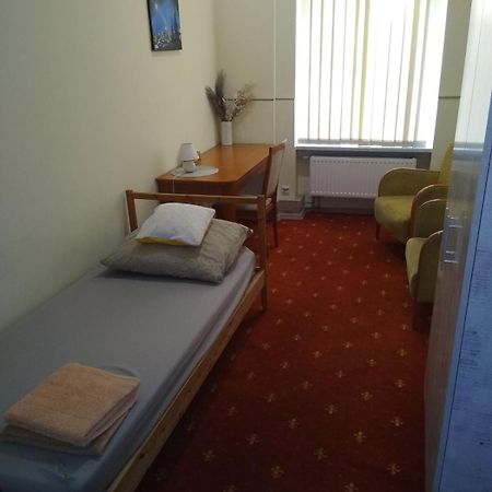 Hostel Kwadrans 格利维采 外观 照片
