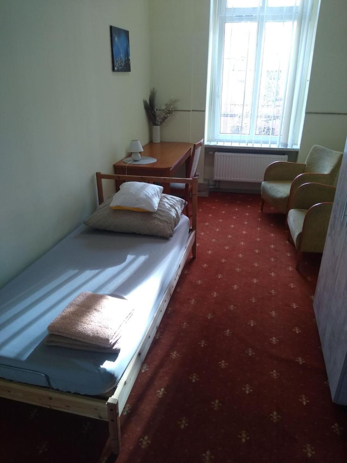 Hostel Kwadrans 格利维采 外观 照片
