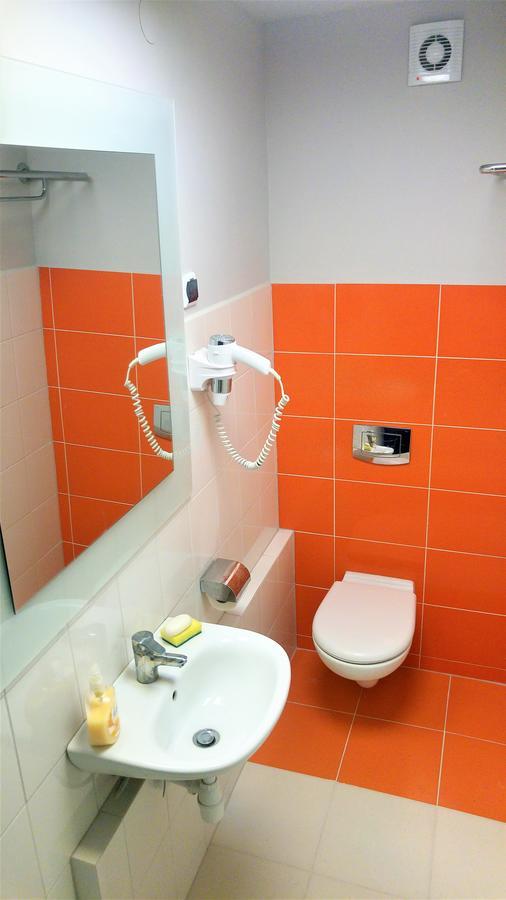Hostel Kwadrans 格利维采 外观 照片